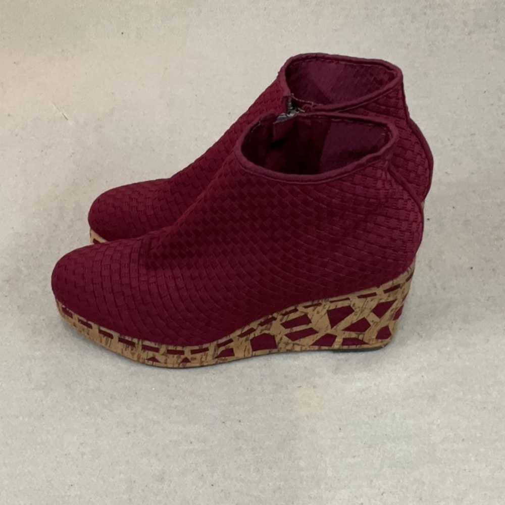 EUC Women's Zee Alexis Woven Wedge Ankle Boots - Burgundy